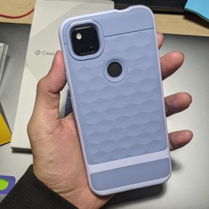 Google Pixel 4a dalam casing Caseology Google Pixel 4a dalam casing Caseology