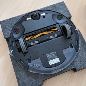 bagian bawah robot pembersih Ecovacs Deebot Ozmo 950 bagian bawah robot pembersih Ecovacs Deebot Ozmo 950