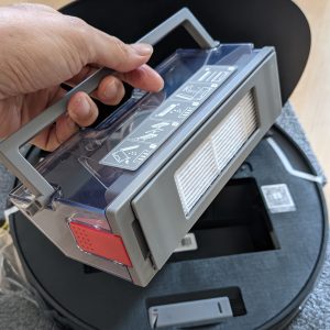 wadah debu pada robot pembersih Ecovacs Deebot Ozmo 950 wadah debu pada robot pembersih Ecovacs Deebot Ozmo 950