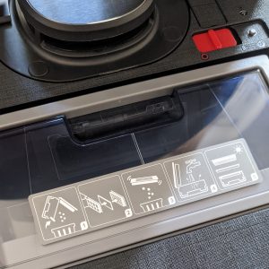 wadah debu terpasang di badan robot pembersih Ecovacs Deebot Ozmo 950 wadah debu terpasang di badan robot pembersih Ecovacs Deebot Ozmo 950