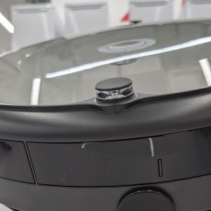 sensor inframerah pada robot pembersih iRobot Roomba 606 sensor inframerah pada robot pembersih iRobot Roomba 606