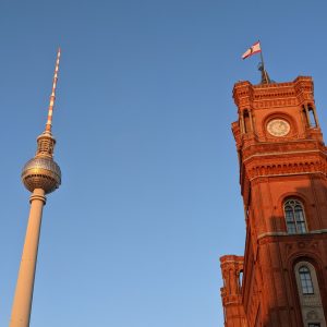 menara TV berlin dan menara Rote Rathaus di Berlin