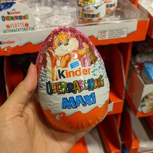 coklat Kinder berbentuk telur berukuran besar coklat Kinder berbentuk telur berukuran besar