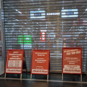 toko elektronik MediaMarkt tutup karena lockdown