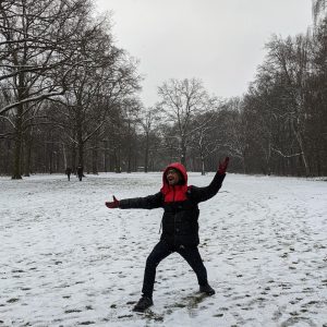 berada di tengah salju di Große Tiergarten berada di tengah salju di Große Tiergarten