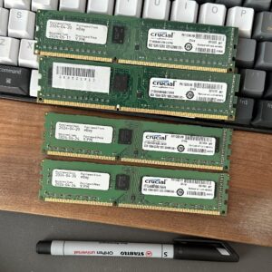4 keping RAM Crucial 8GB PC-12800 (1600MHz) 4 keping RAM Crucial 8GB PC-12800 (1600MHz)