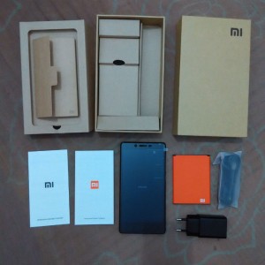 isi kotak Xiaomi Redmi Note