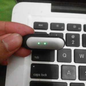 mengisi daya Xiaomi Mi Band